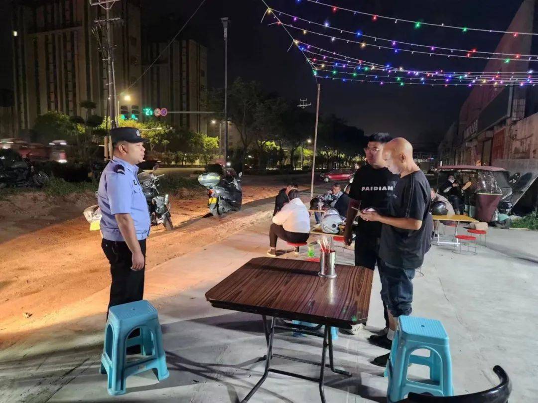 为营造和谐稳定的高考环境,鹤壁市公安局坚持考生优先,提前部署,周密