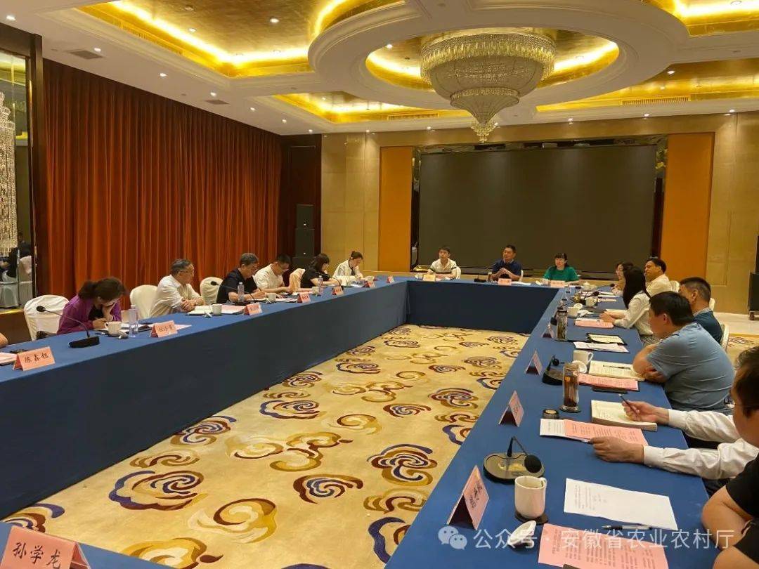 王小兵调研我省"北斗 智慧农业"支撑玉米单产提升试点