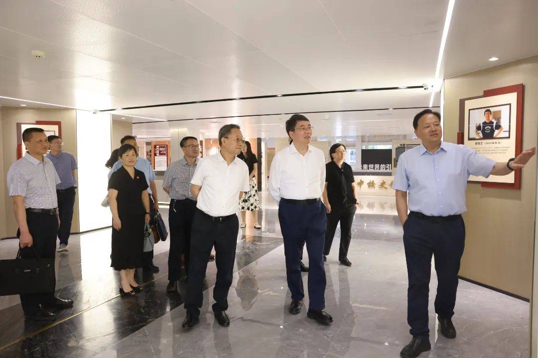 华一er直接对话院士!