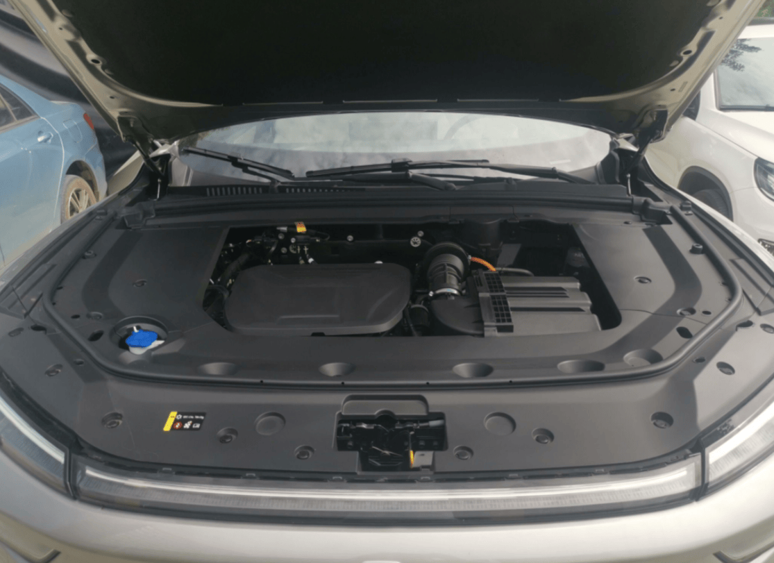 比新车便宜8万,这辆上牌一年的魏牌摩卡新能源试驾车值得买吗?