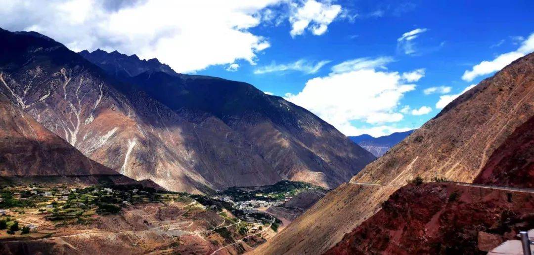 三江·穿越两洋界山住八宿行摄游主题:东达山,业拉山,72道拐,怒江全程