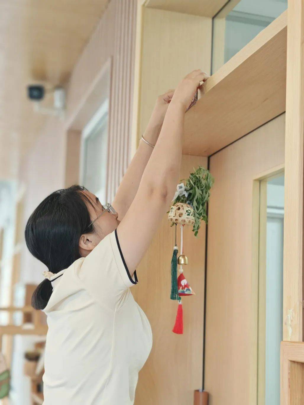 5diy艾草锤走到自制艾草锤现场,淡淡的艾草沁入人心,大家了解制作方法