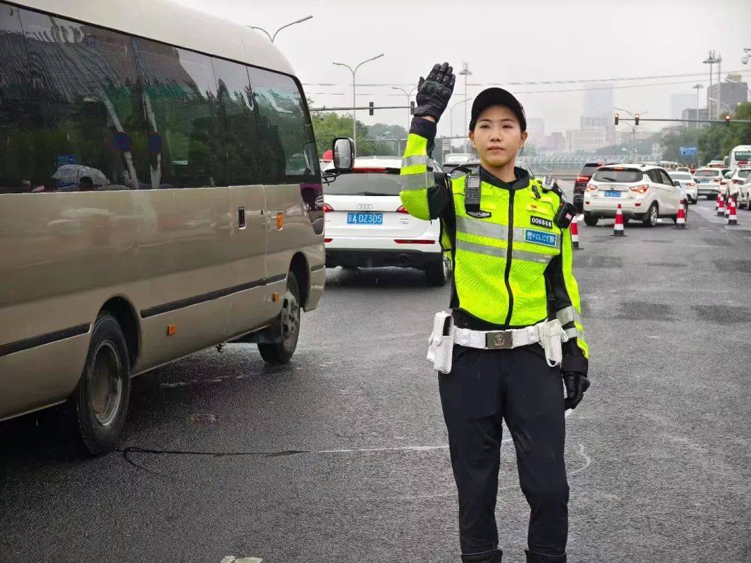 北京警察带你转场4地,逛足大北京!