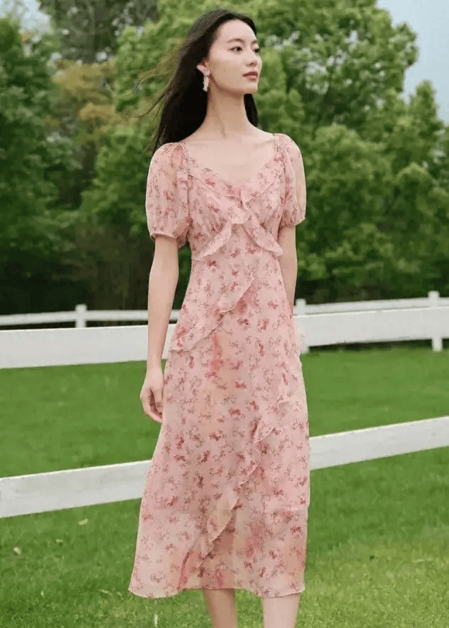 夏天,在街上,穿裙子的女人,随处可见,这说明什么呢?