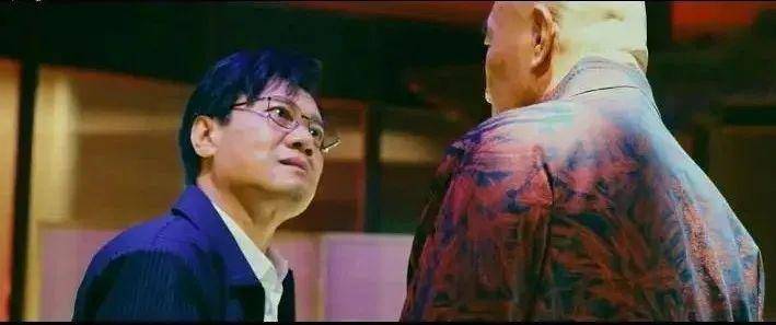 "我们经常说:春蚕到死丝方尽,蜡炬成灰泪始干.