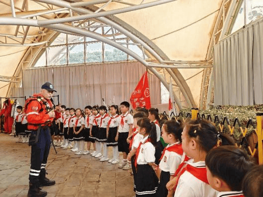 学习先锋模范汲取成长力量 海安市明道小学开展红领巾寻访活动