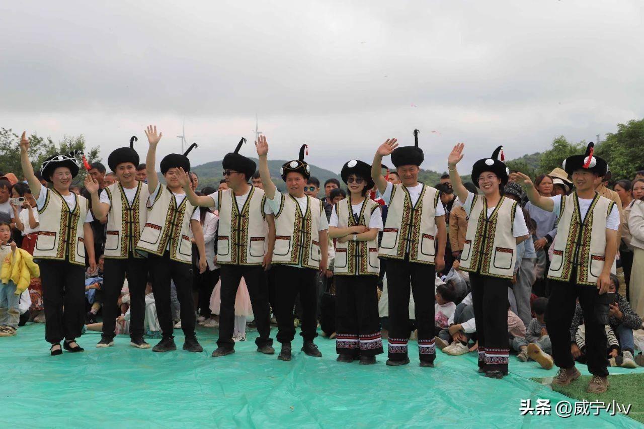 威宁雪山镇苗族花山节开幕式盛况