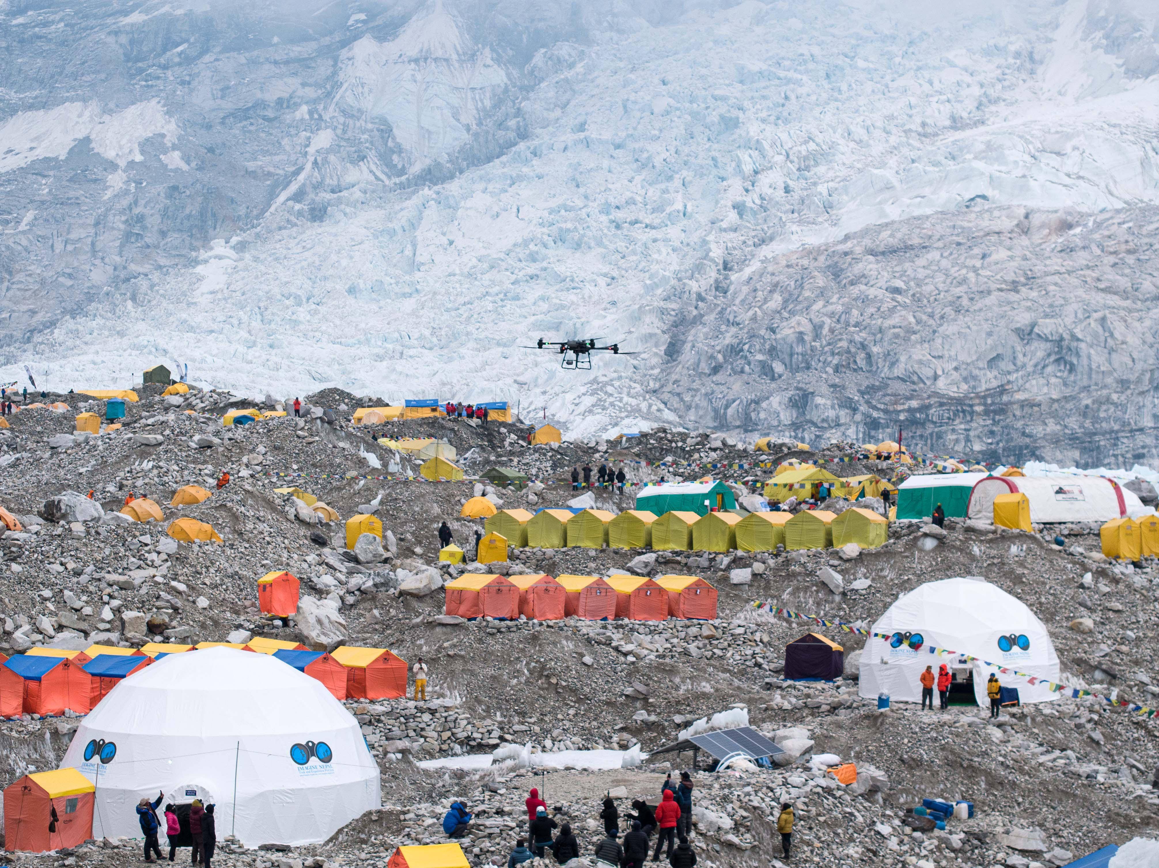 全球首次!中国民用无人机在珠峰南坡创最高运输纪录