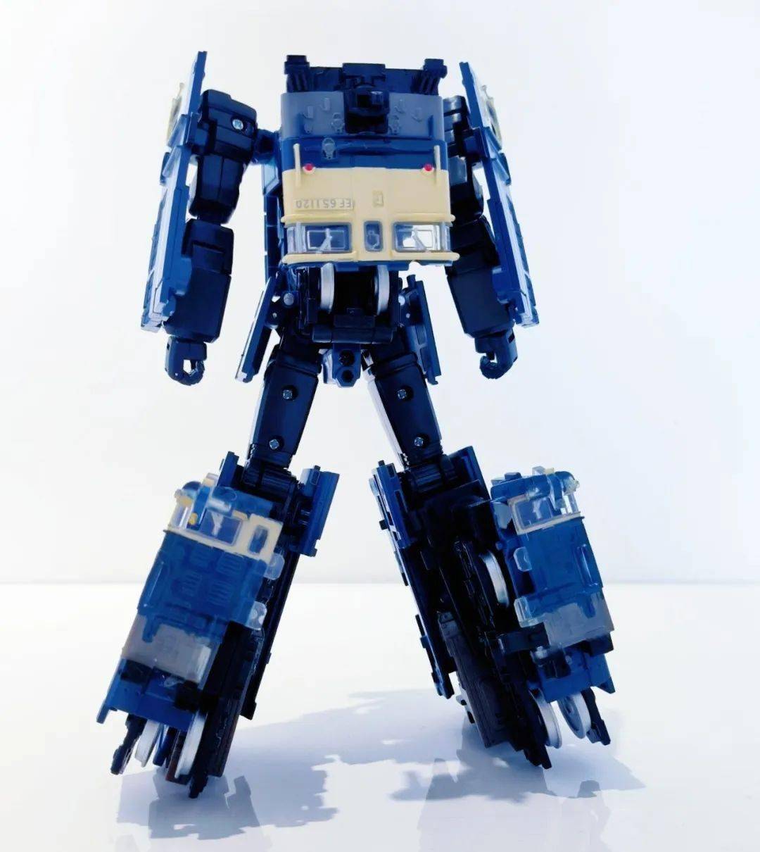 【评玩具】子小天:大果果测评《变形金刚 mpg02月影,火车很好看,但