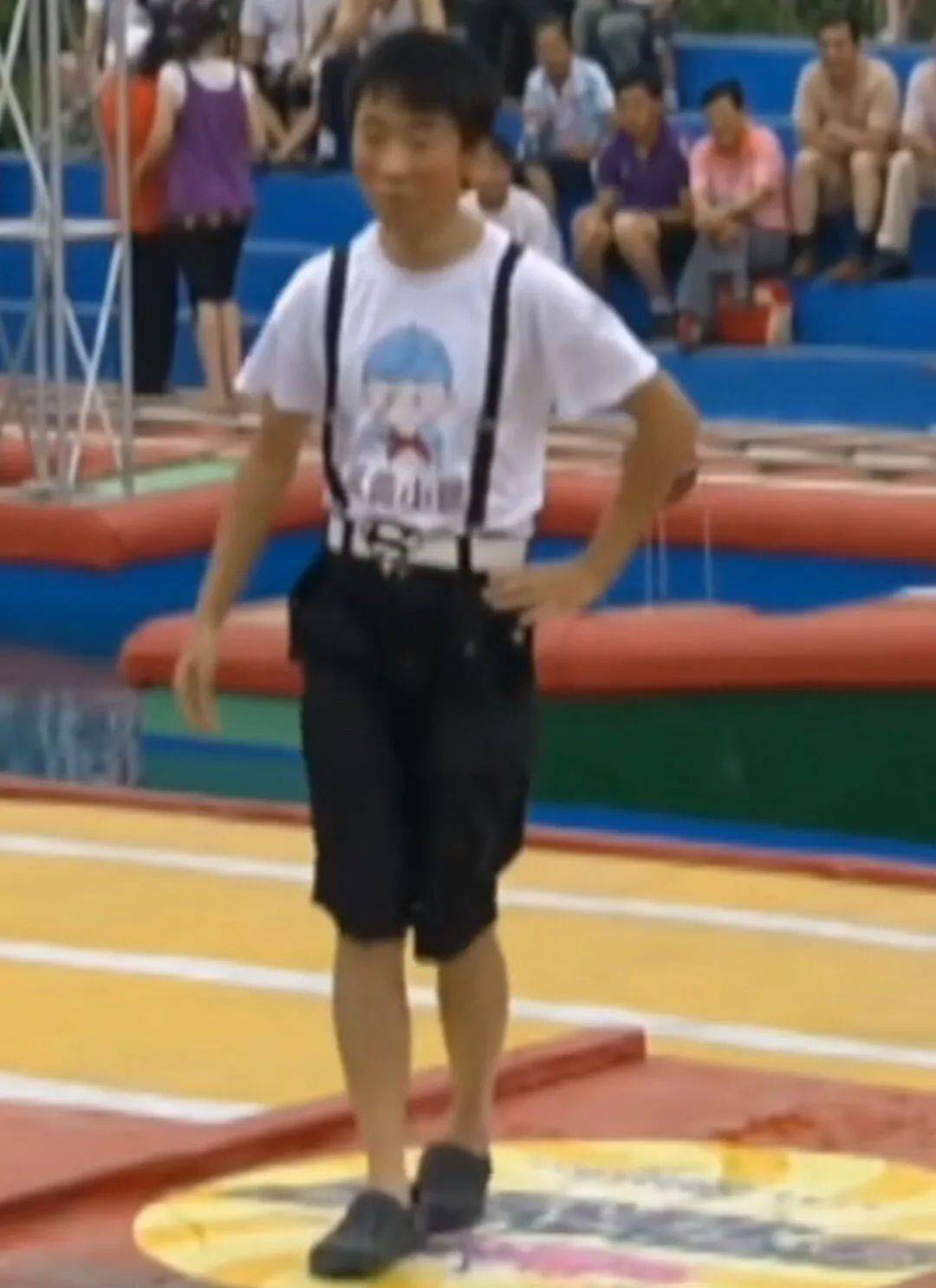 《快乐向前冲》最牛的选手,应该是2013年总冠军张喜亮,16秒通关,看呆