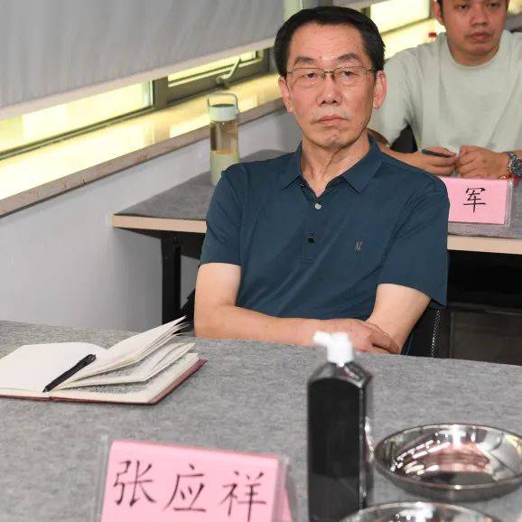 课堂学员风采易凡导师讲解楹联创作要点易凡导师讲解楹联知识接着