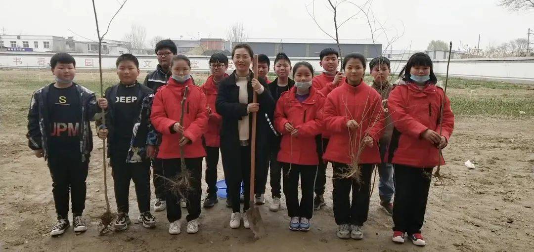 【乡村优秀青年教师风采①】李银鹤:点亮乡村教育的星星之火