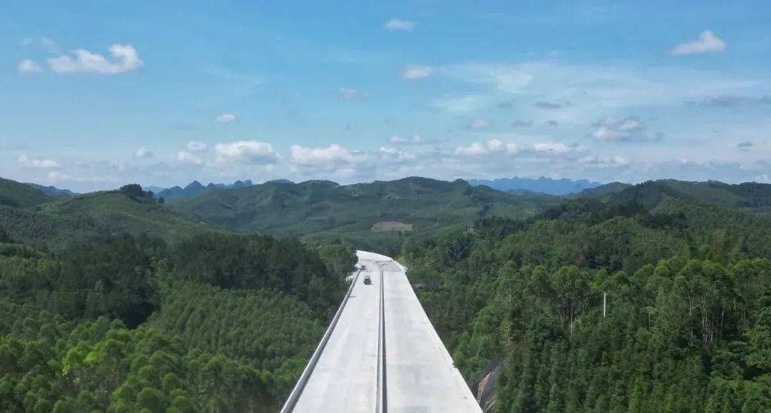 德胜至荔波高速公路图片