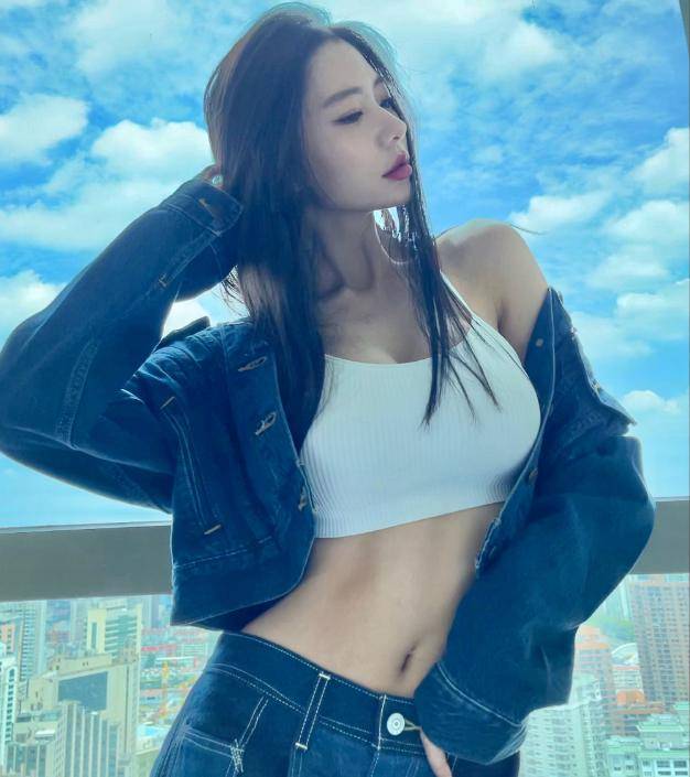 "亚洲第一美女"克拉拉,这样的身材凹凸有致真的是美到犯规了