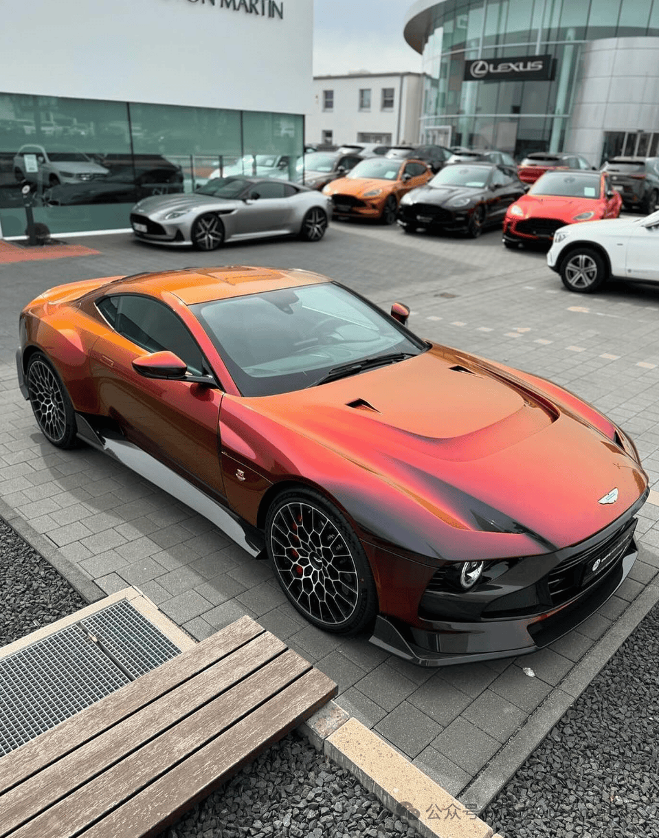 【名车鉴赏】红色的阿斯顿·马丁valour