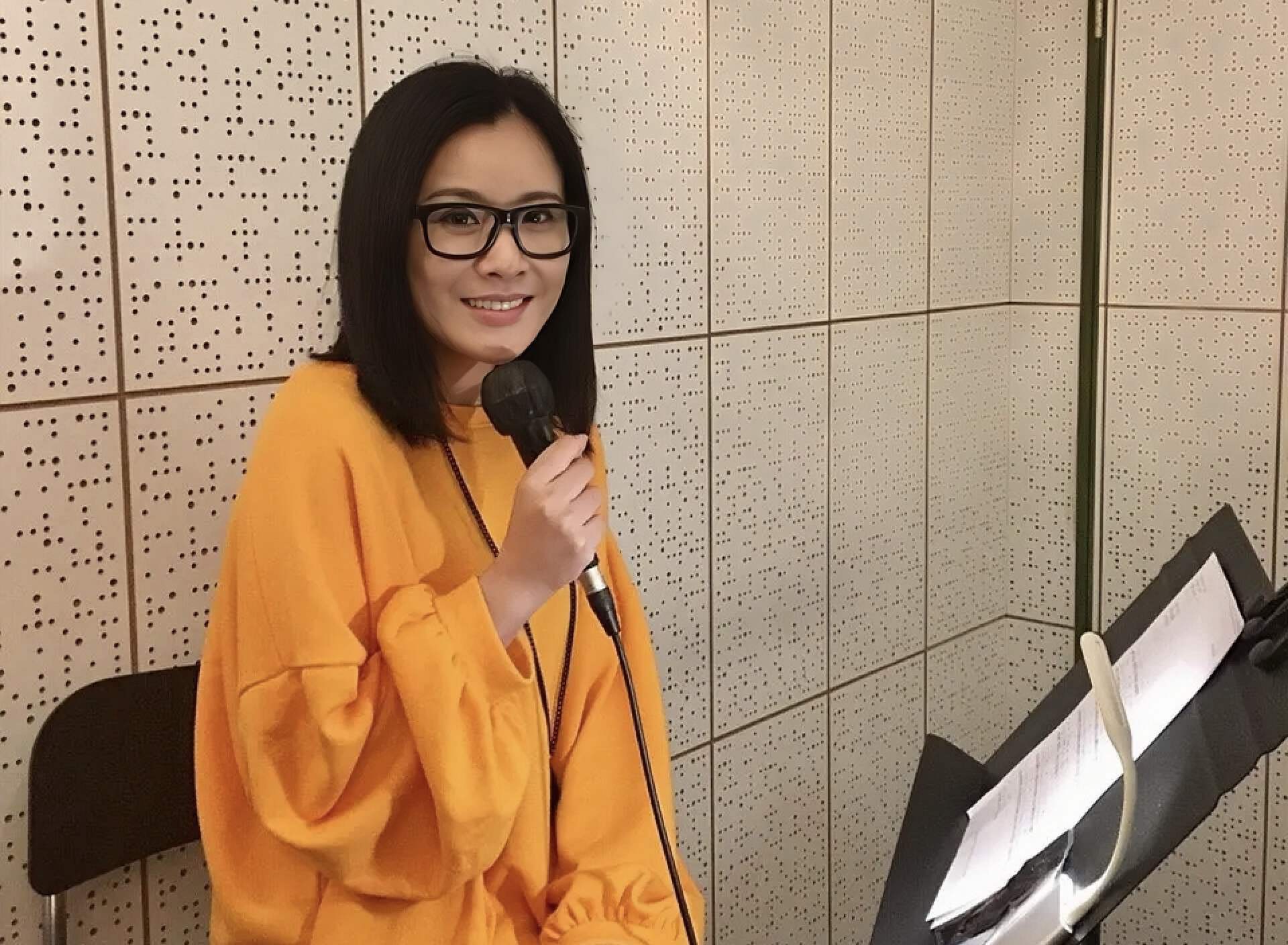 香港女星张文慈,商演遇非礼遭摸遍全身,做过冻卵手术已放弃生育