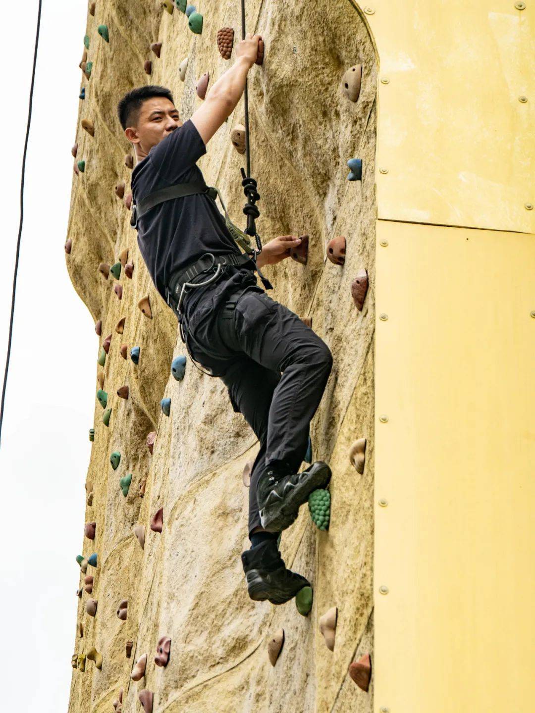 【筑警先锋】特警晋浩源:这身警服穿上就不想脱下来