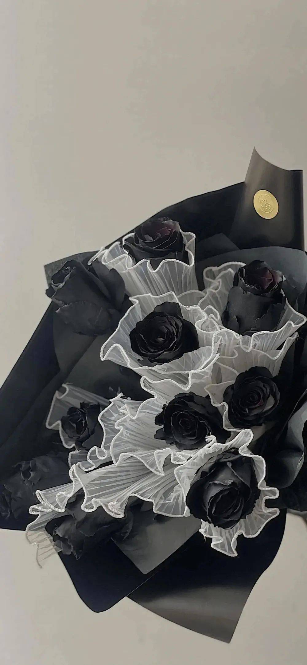 壁纸 | 黑色系氛围感爆棚的手机壁纸