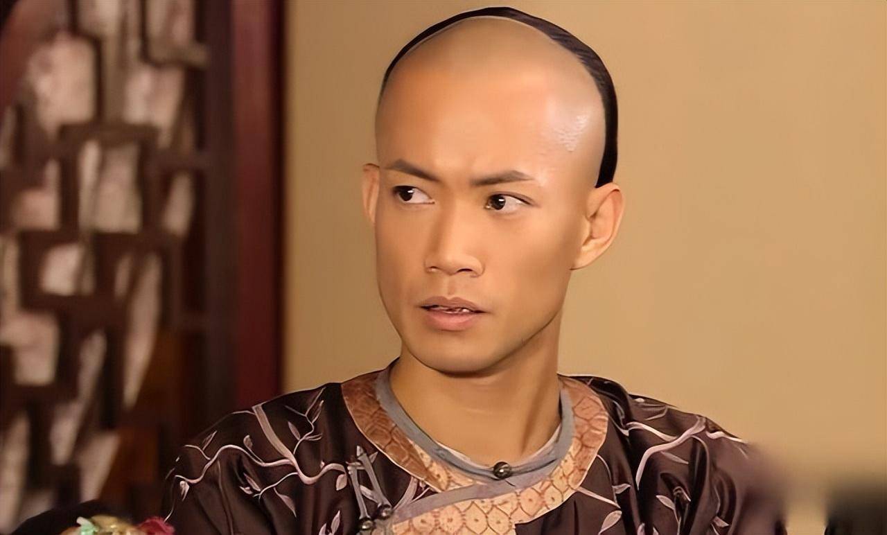 突晒黑白照!tvb前小生敖嘉年近况惹人忧,秘密离婚后被曝新恋情