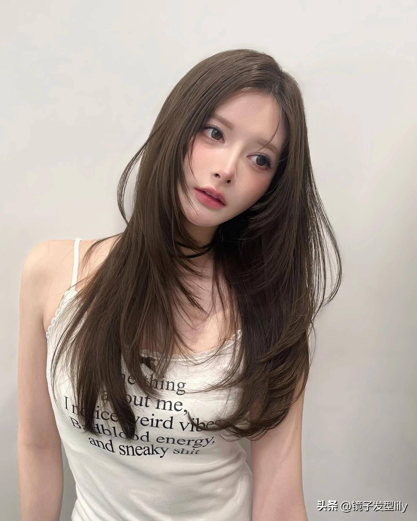 最火女士长发边沿层次与修饰脸型的完美结合绽放高级美
