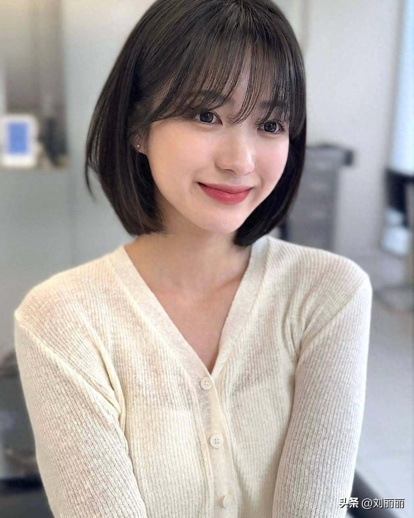 挂耳波波头发型：低层次微扣，演绎甜美时尚新潮流_搜狐网, image size:1440x1800