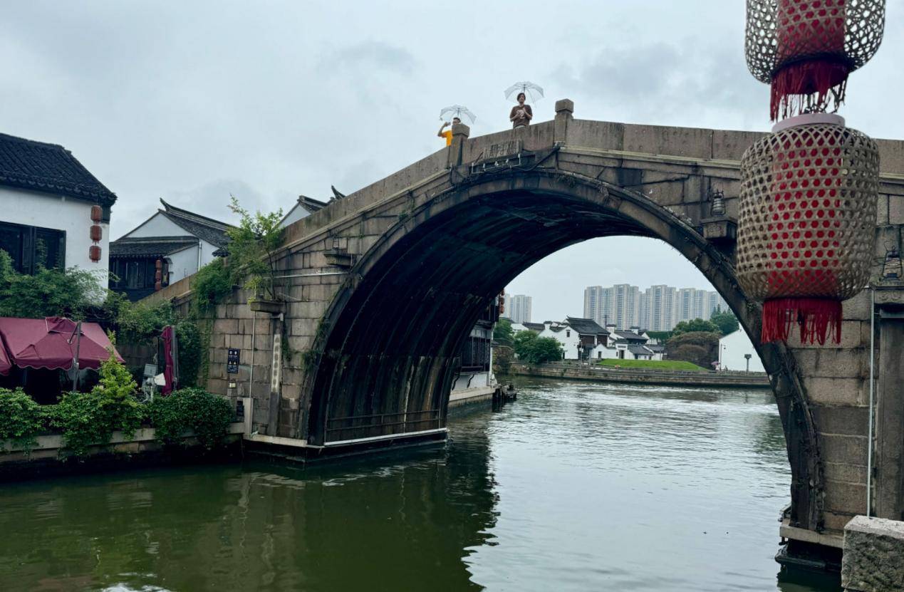 农民日报:2023澳门特马今晚开奖-城市：六盘水市钟山区凤池园社区：“潮汐摊位”让城市有精度更有温度  第2张