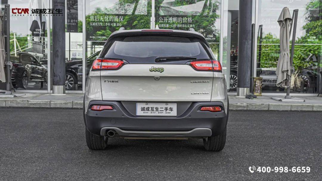 【jeep 自由光 2.0l 优越版】