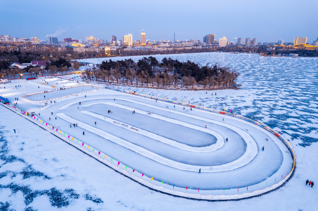 长春南湖公园滑雪圈图片