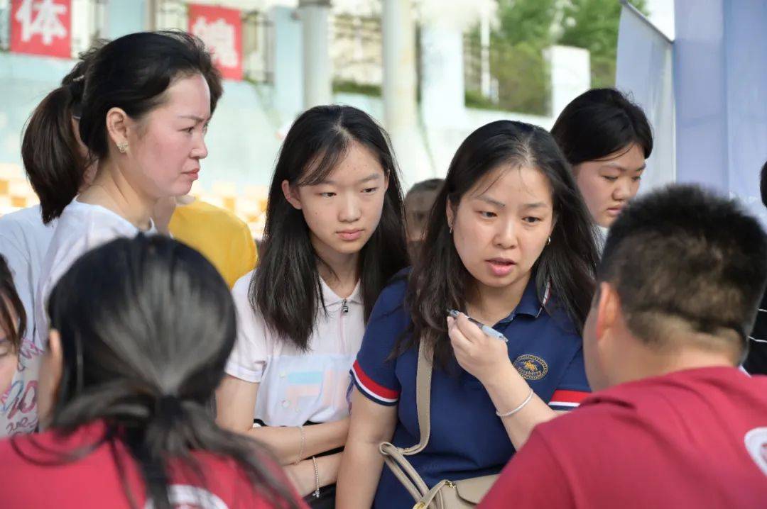 10万 !2024年贵阳贵安中考招生现场咨询会圆满结束