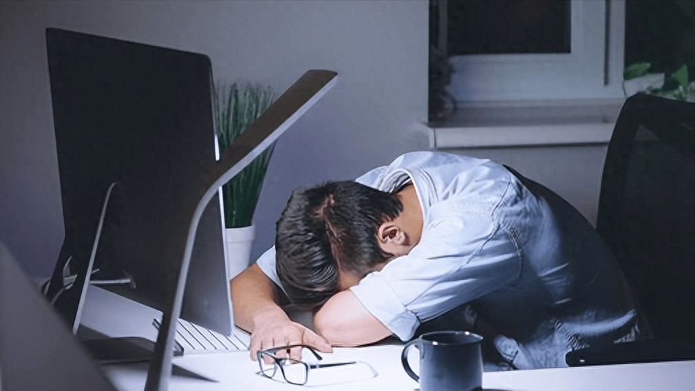 29岁程序员熬夜看球后瘫了,欧洲杯虽然精彩,健康莫忽视