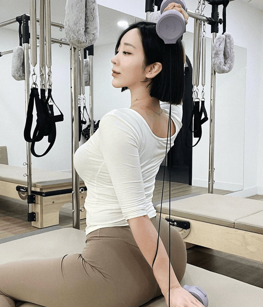 130斤钢管舞老师因身材爆火,"肉装"身材实在太顶了