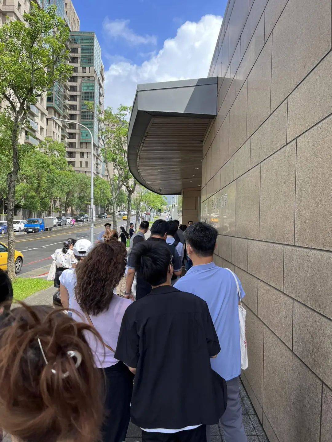 本溪市中心医院黄牛排队挂号，的简单介绍