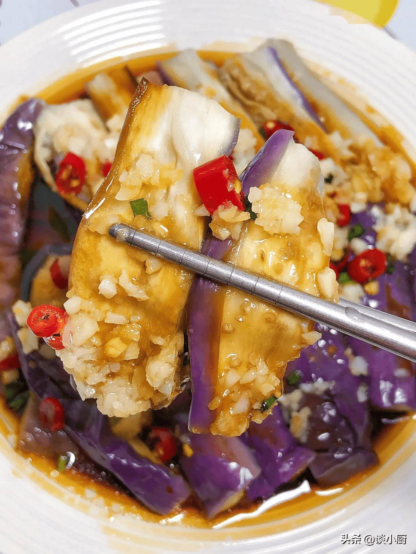 6.凉拌茄子5.话梅黄瓜片4.蒜香苋菜3.黄瓜木耳炒虾仁2.西葫芦炒鸡蛋1.