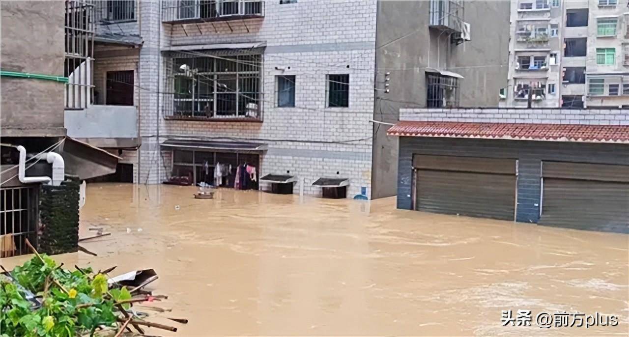 此前,据重庆市垫江县气象部门发布消息,7月10日22时至7月11日7时,垫江