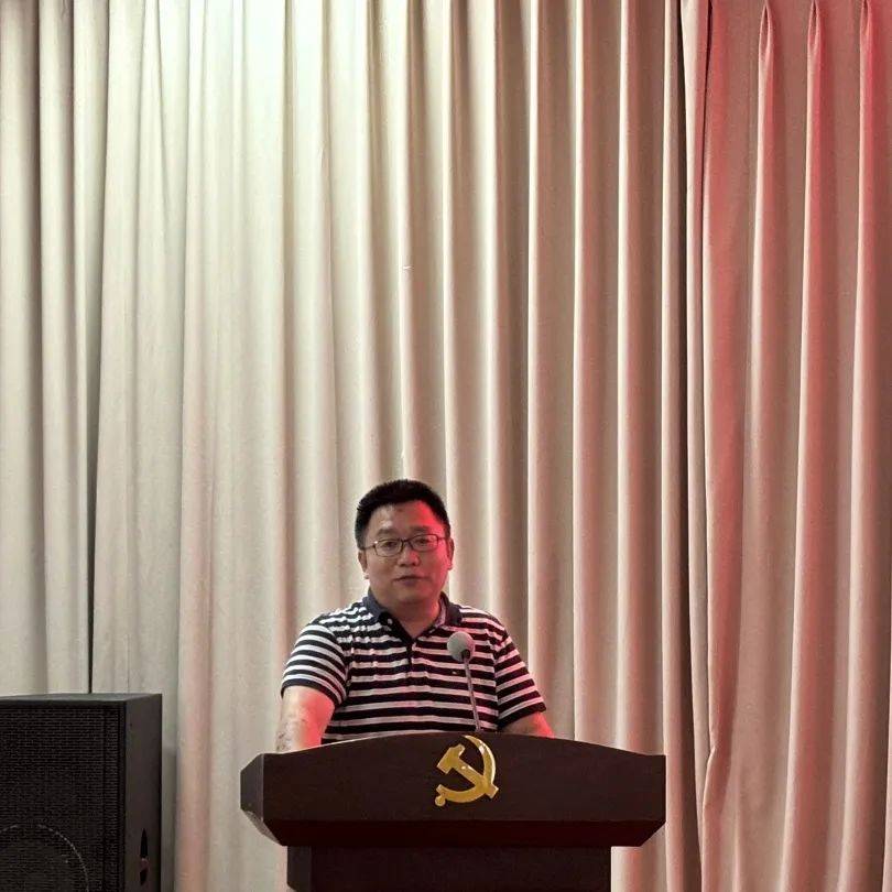 左右滑动查看图片邛崃市政府副市长李沄璋进行研讨会议总结:本次研讨