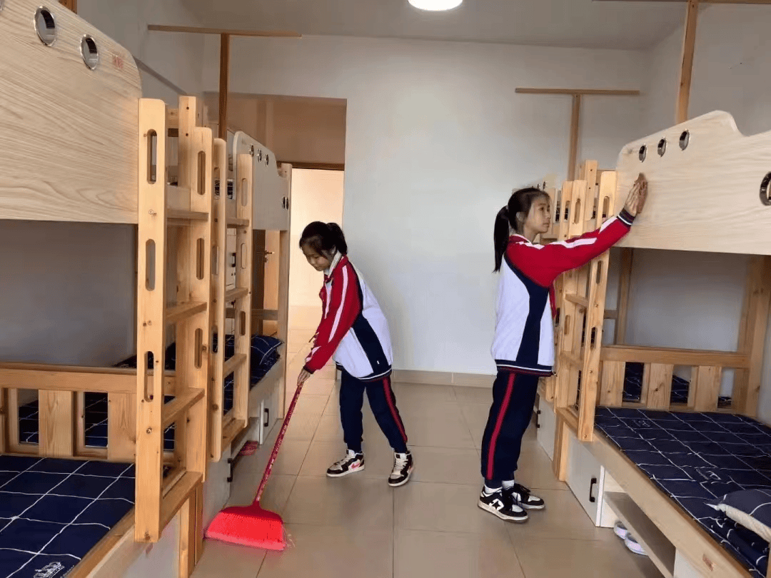 钦州二中教育集团·钦南区金棕榈小学2024年教师招聘公告