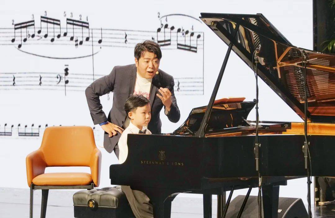 钢琴家郎朗首次亮相北京艺术中心
