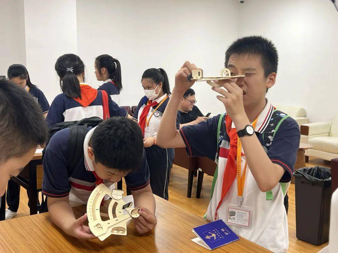 模拟驾驶船舶,手工制作六分仪……这场科普活动带你体验船员生活