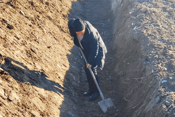 挖沟渠,建管涵,架桥梁!襄城县:构建高效科学农田排水系统