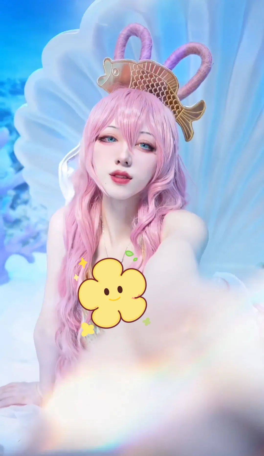 海贼王白星cos,这还原度和丰满的身材真的太爱了