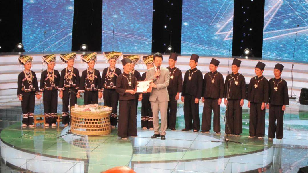 2010年,坡芽歌书山歌队首次登上央视舞台,参加第十四届cctv青年歌手