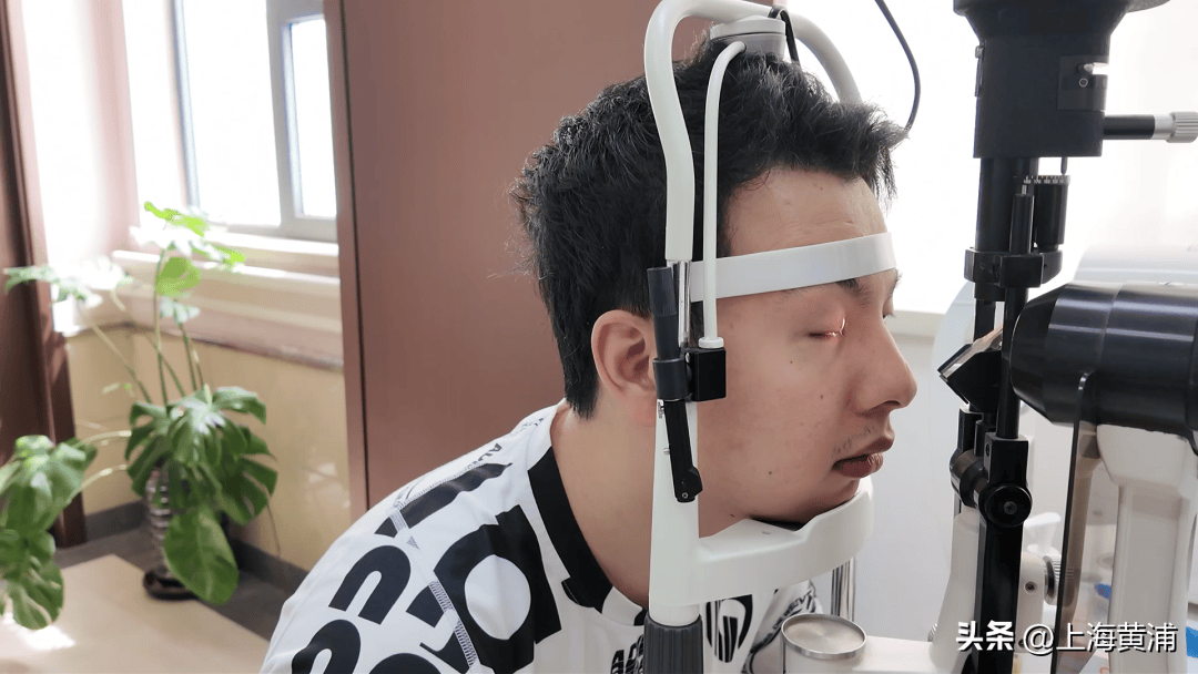 干眼症在夏季易发,雾化熏蒸治疗了解一下→_眼睛_医生_先生