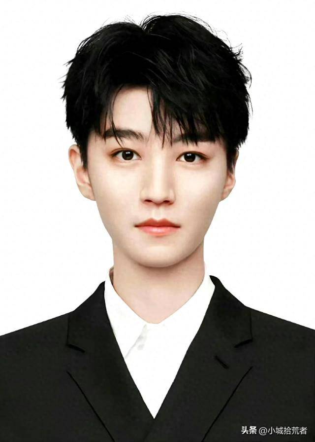 王俊凯—女生钱夹里的男友证件照