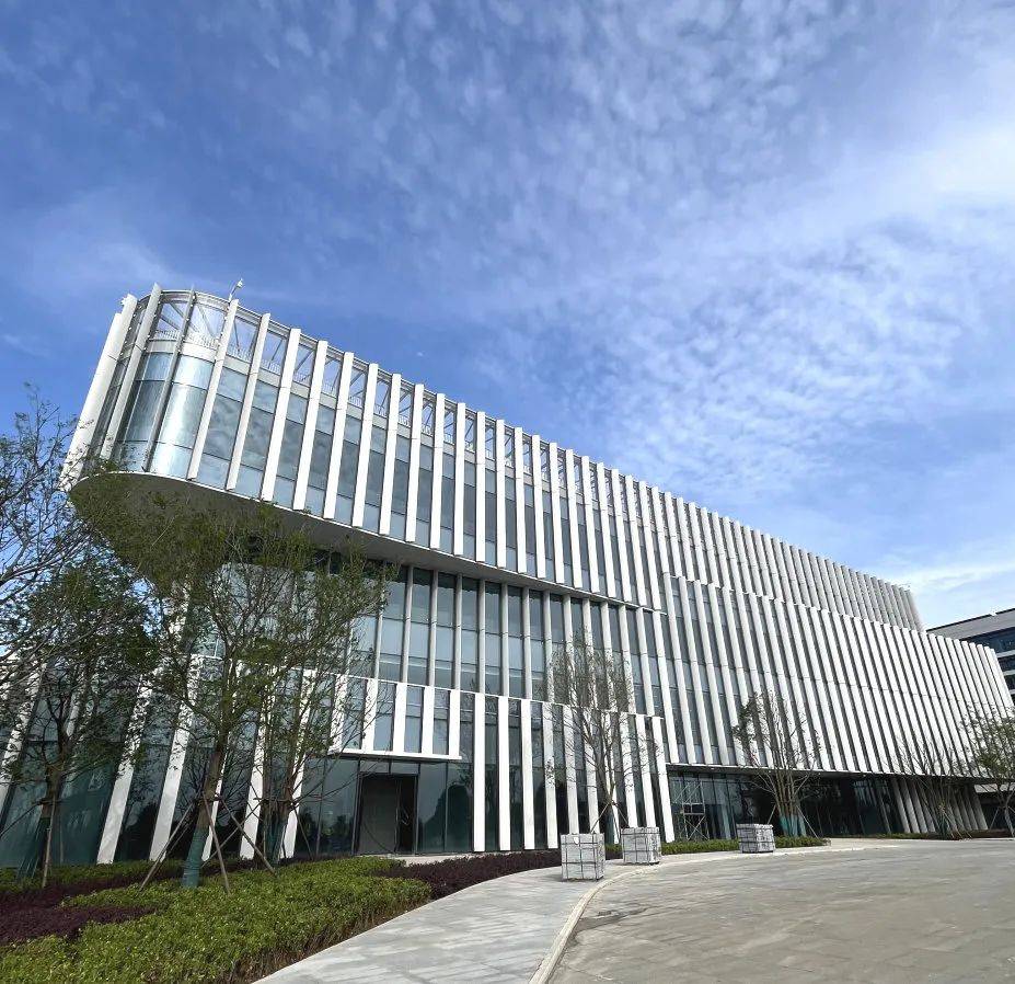 中建三局一公司武汉光迅项目竣工