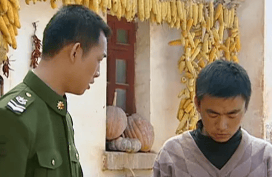 电视剧《士兵突击》开播丨"一代兵王"成长之路_许三多_战友_频道