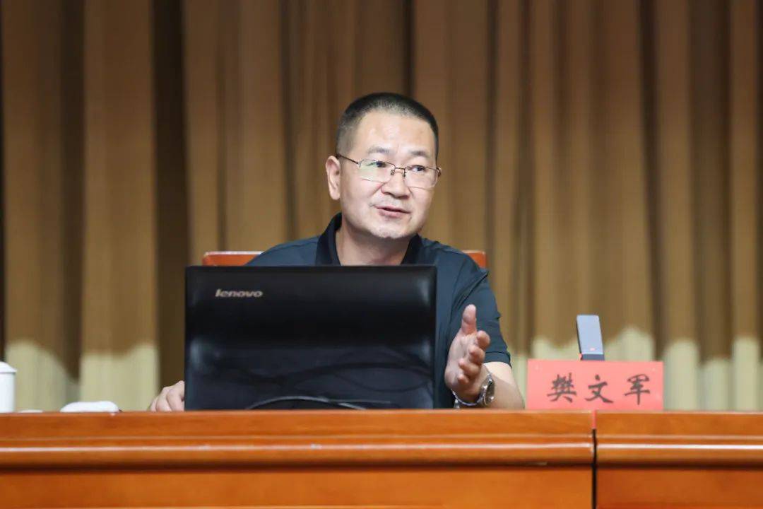 自治州领导巴音克西,孙旺生,刘自重,木合甫力·艾山,陈光耀,韩守领,乌