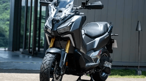 5万的三阳400adv跨界踏板.