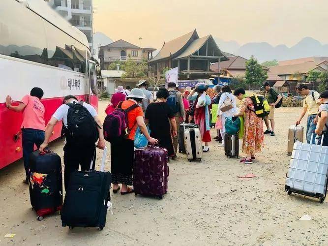 中国游客在老挝的体验对于中国游客而言,老挝的低物价是一大吸引力