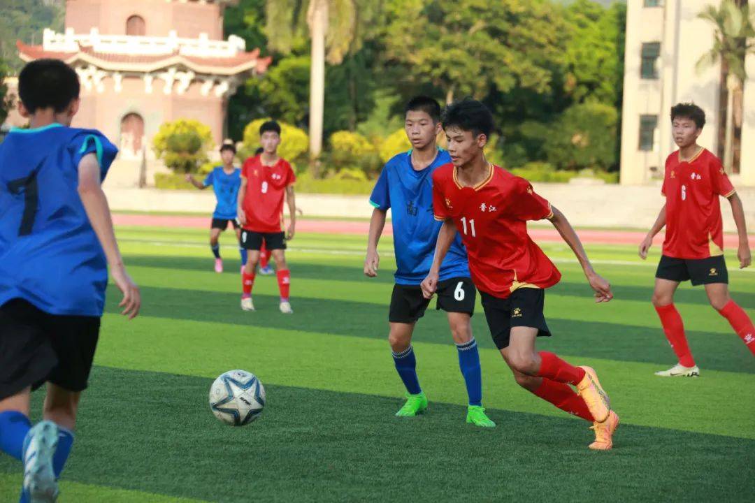 晋江捧起泉州少儿足球锦标赛冠军奖杯_南安_比赛_比分