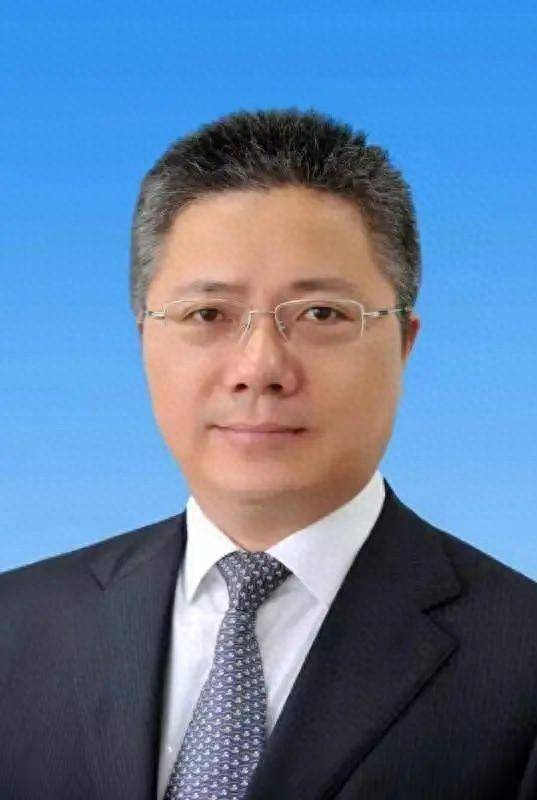 此前,朱忠明为财政部党组成员,副部长.